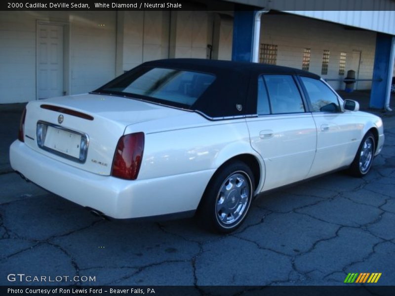 White Diamond / Neutral Shale 2000 Cadillac DeVille Sedan