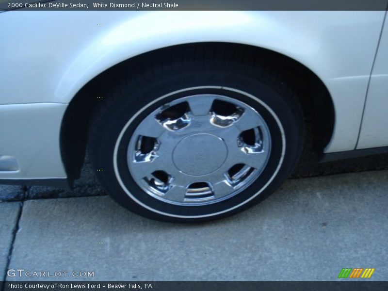 White Diamond / Neutral Shale 2000 Cadillac DeVille Sedan