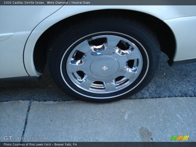 White Diamond / Neutral Shale 2000 Cadillac DeVille Sedan