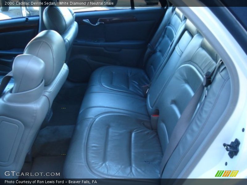 White Diamond / Neutral Shale 2000 Cadillac DeVille Sedan