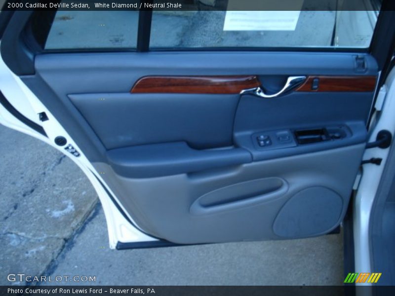 White Diamond / Neutral Shale 2000 Cadillac DeVille Sedan