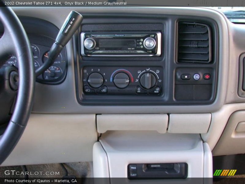 Onyx Black / Medium Gray/Neutral 2002 Chevrolet Tahoe Z71 4x4