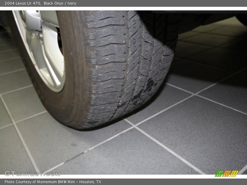 Black Onyx / Ivory 2004 Lexus LX 470