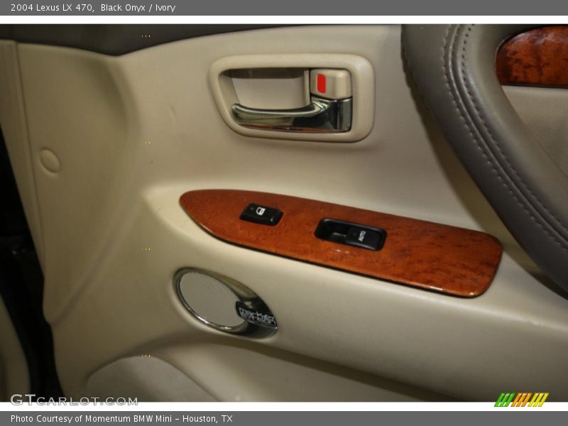 Black Onyx / Ivory 2004 Lexus LX 470