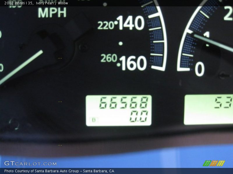 Ivory Pearl / Willow 2002 Infiniti I 35