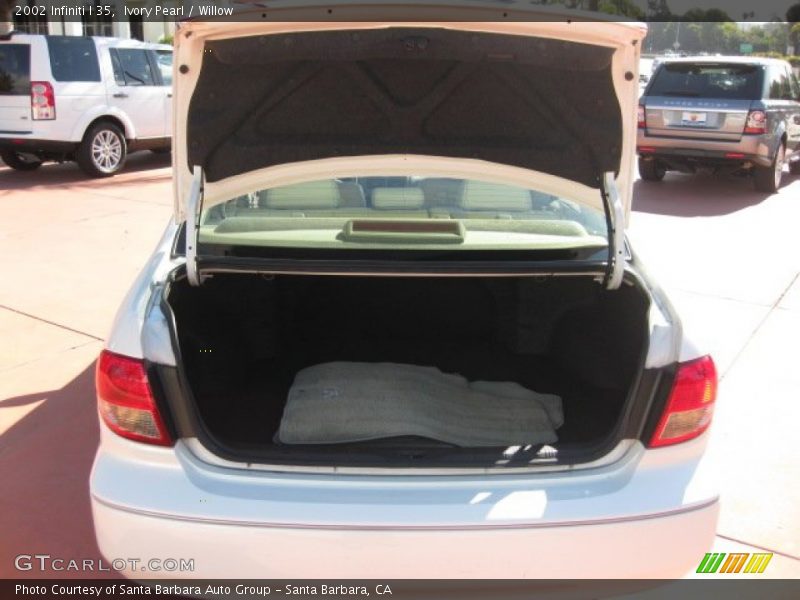 Ivory Pearl / Willow 2002 Infiniti I 35