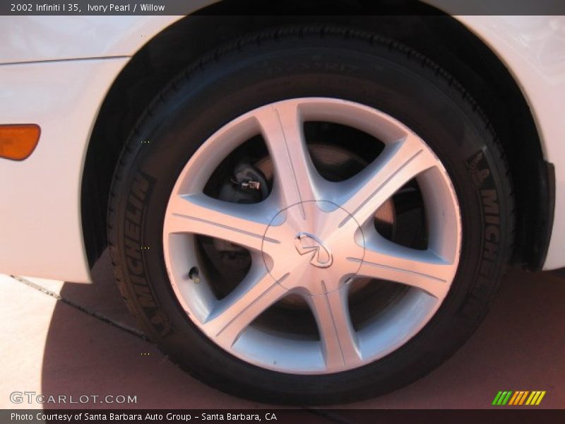 Ivory Pearl / Willow 2002 Infiniti I 35
