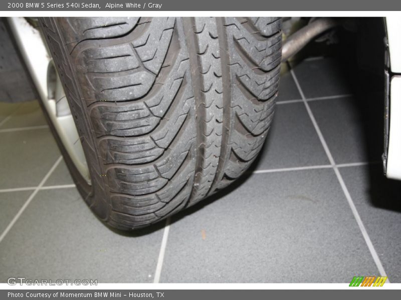 Alpine White / Gray 2000 BMW 5 Series 540i Sedan