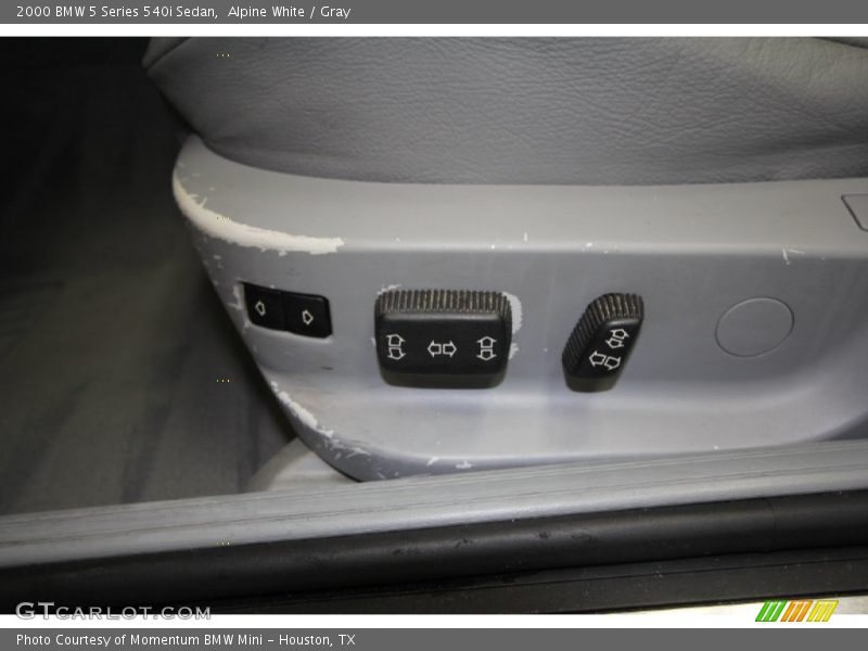 Alpine White / Gray 2000 BMW 5 Series 540i Sedan