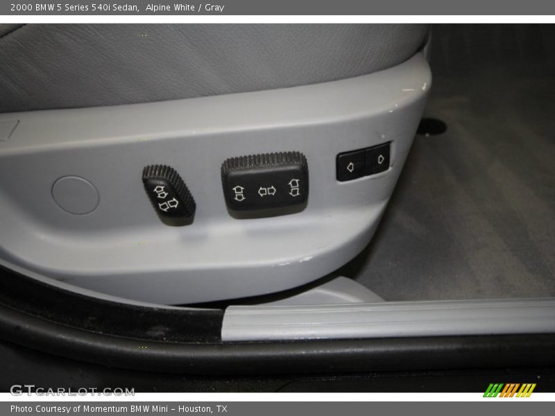 Alpine White / Gray 2000 BMW 5 Series 540i Sedan