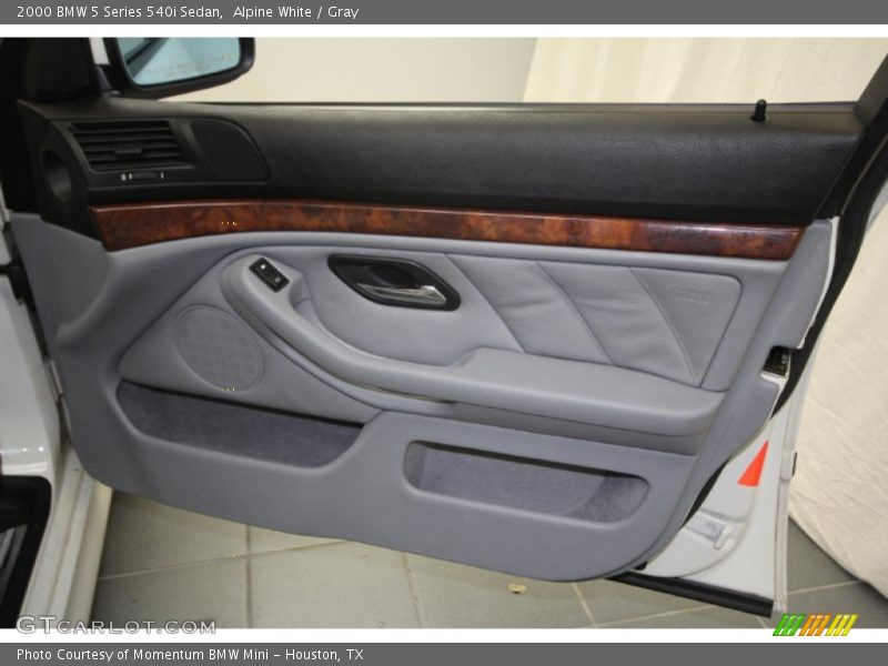 Alpine White / Gray 2000 BMW 5 Series 540i Sedan