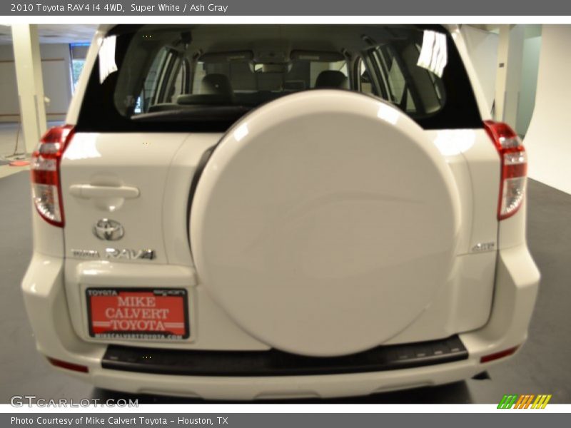 Super White / Ash Gray 2010 Toyota RAV4 I4 4WD