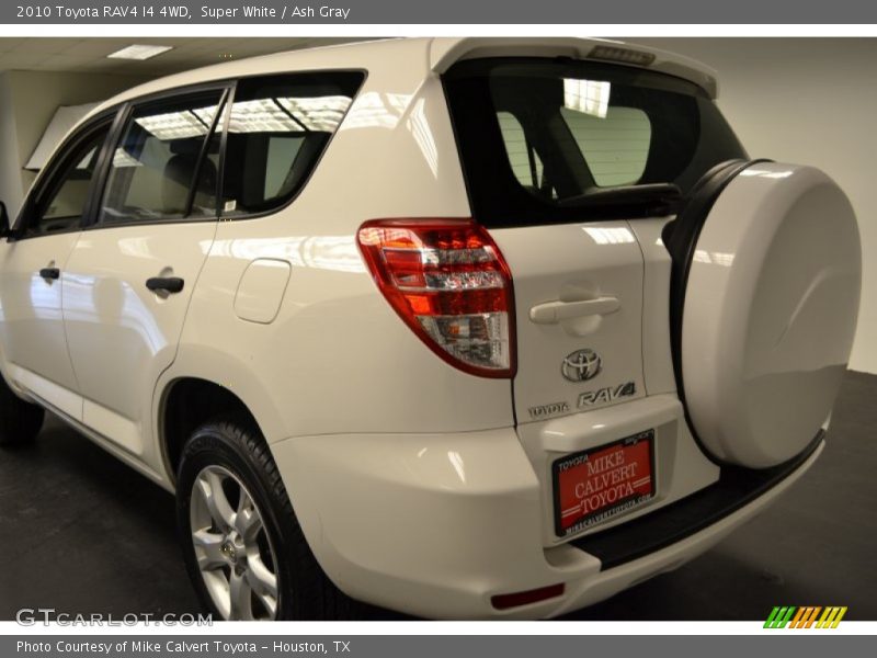 Super White / Ash Gray 2010 Toyota RAV4 I4 4WD