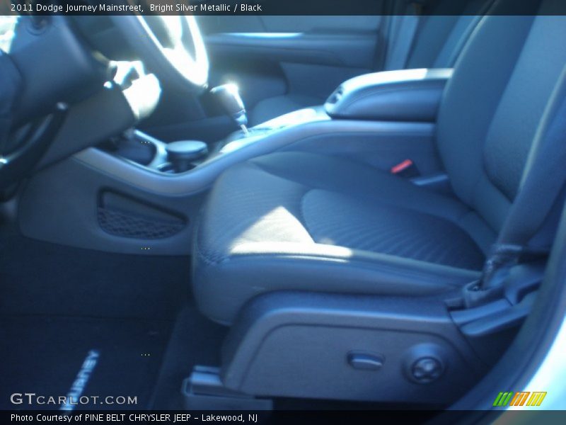 Bright Silver Metallic / Black 2011 Dodge Journey Mainstreet
