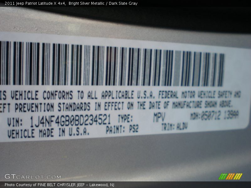 Bright Silver Metallic / Dark Slate Gray 2011 Jeep Patriot Latitude X 4x4