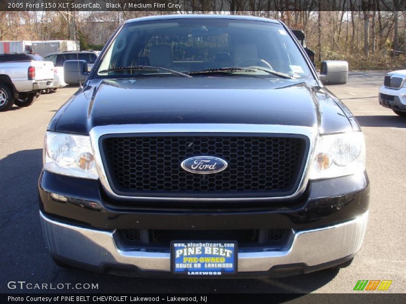 Black / Medium Flint Grey 2005 Ford F150 XLT SuperCab