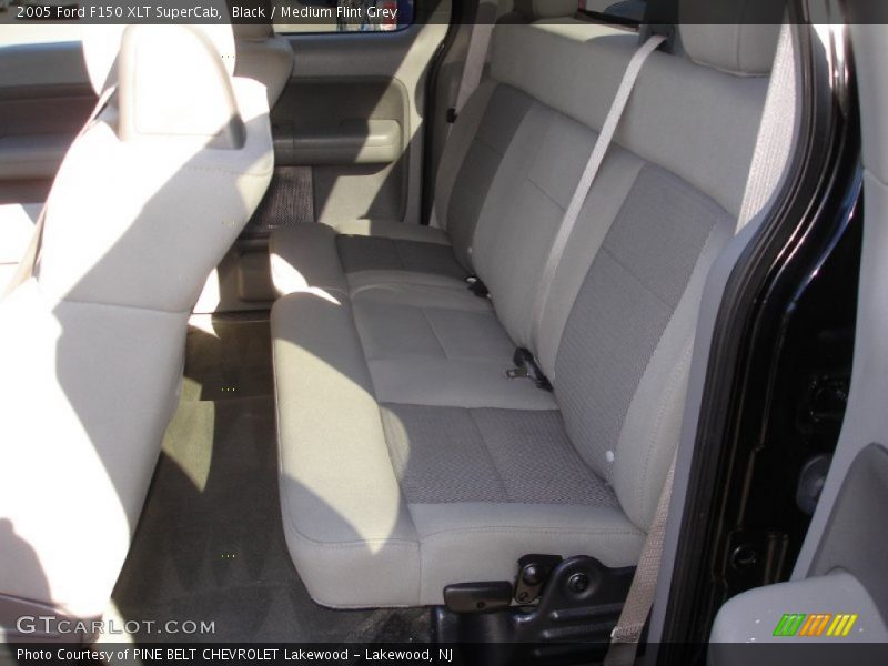 Black / Medium Flint Grey 2005 Ford F150 XLT SuperCab