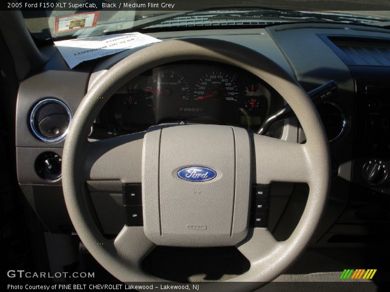 Black / Medium Flint Grey 2005 Ford F150 XLT SuperCab