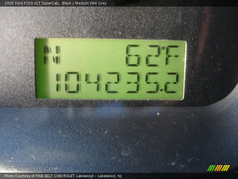 Black / Medium Flint Grey 2005 Ford F150 XLT SuperCab