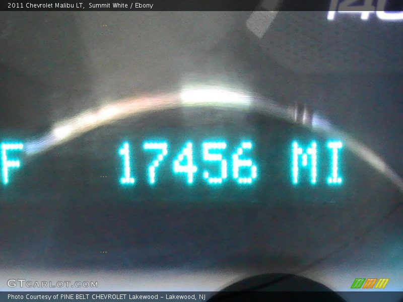 Summit White / Ebony 2011 Chevrolet Malibu LT