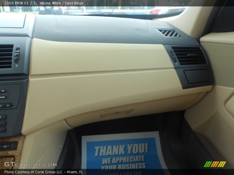 Alpine White / Sand Beige 2004 BMW X3 2.5i