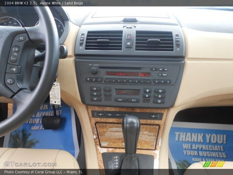 Alpine White / Sand Beige 2004 BMW X3 2.5i