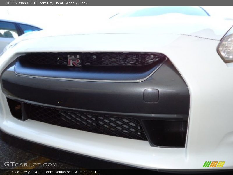 Pearl White / Black 2010 Nissan GT-R Premium