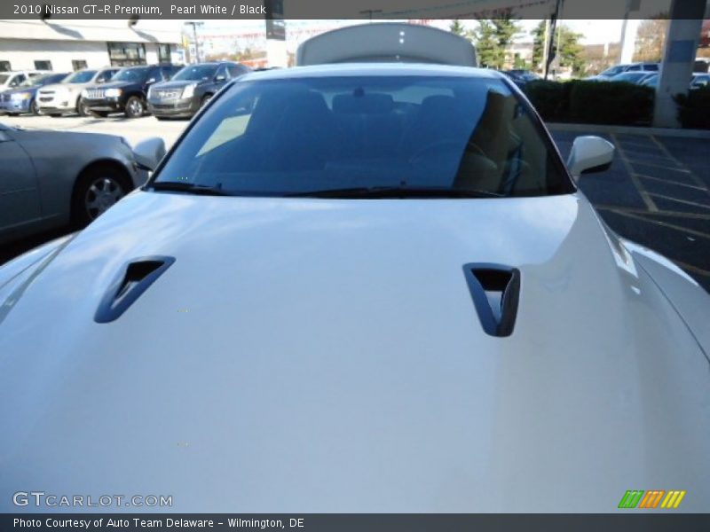 Pearl White / Black 2010 Nissan GT-R Premium