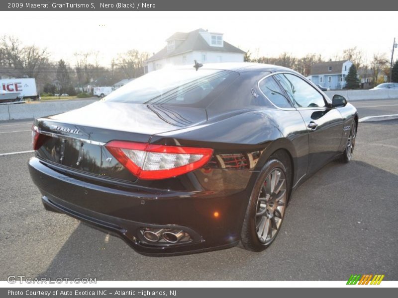 Nero (Black) / Nero 2009 Maserati GranTurismo S