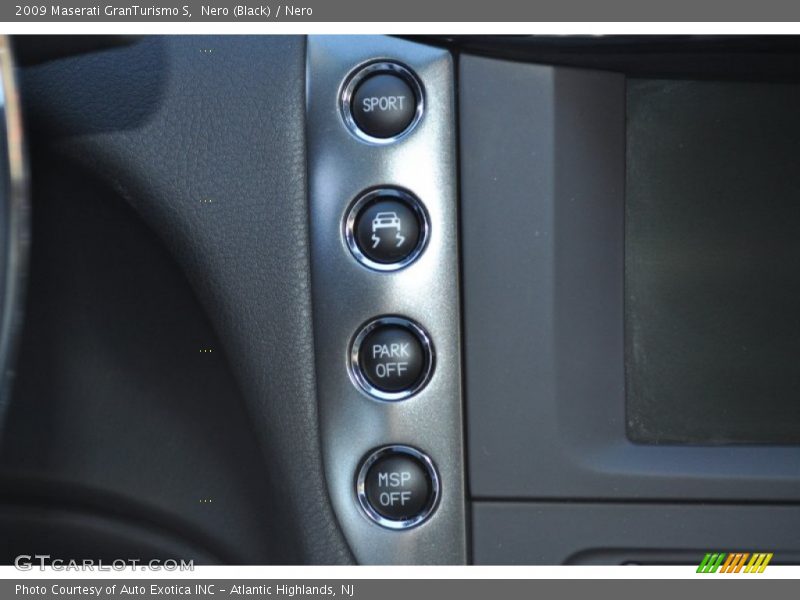 Nero (Black) / Nero 2009 Maserati GranTurismo S