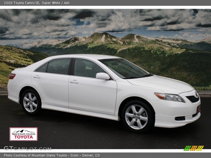 Super White / Ash 2009 Toyota Camry SE