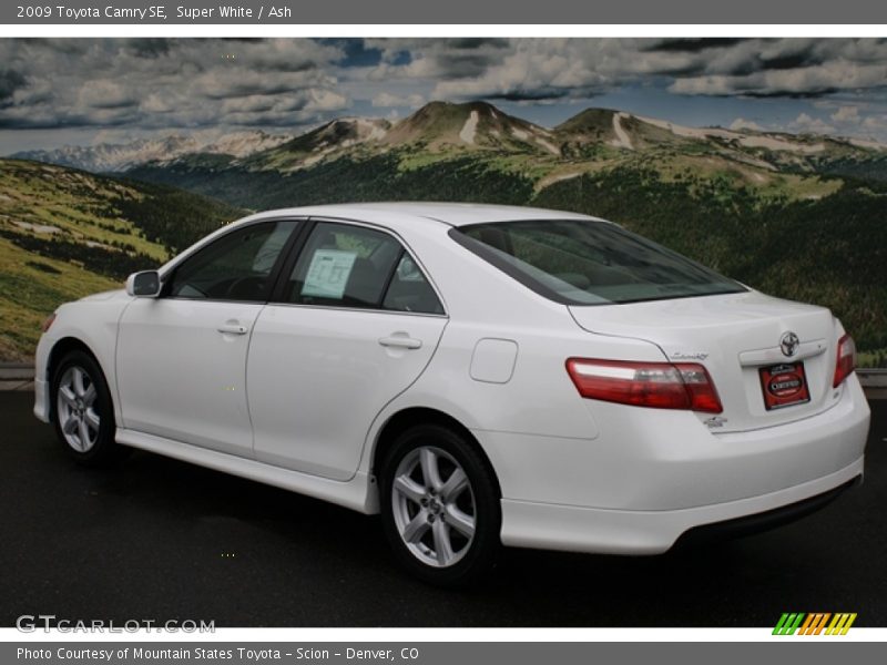 Super White / Ash 2009 Toyota Camry SE