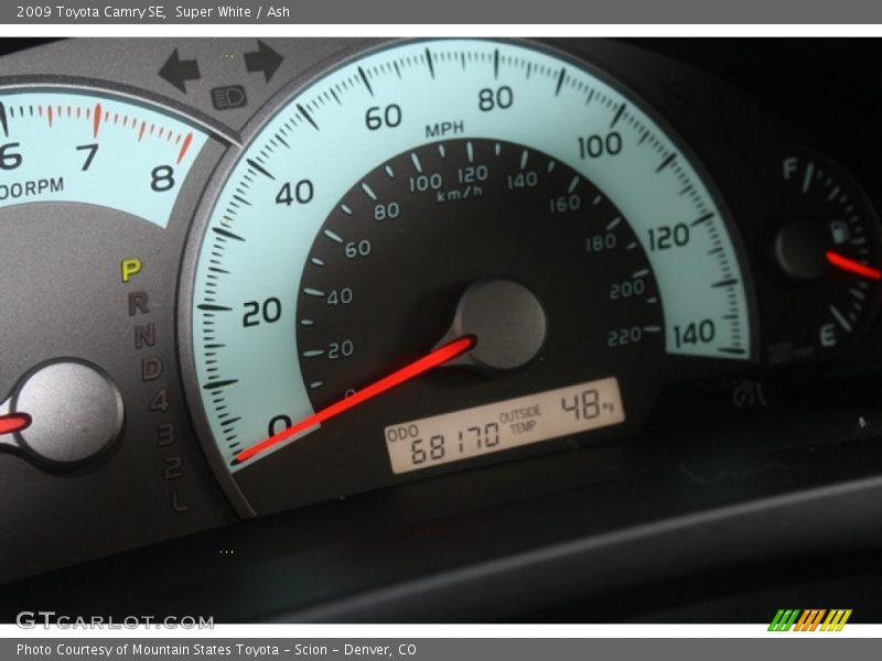 Super White / Ash 2009 Toyota Camry SE