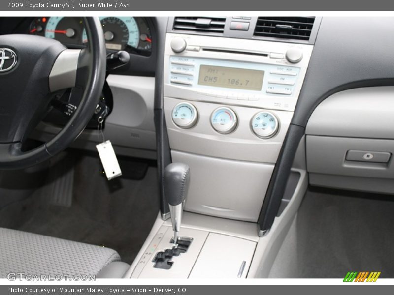 Super White / Ash 2009 Toyota Camry SE