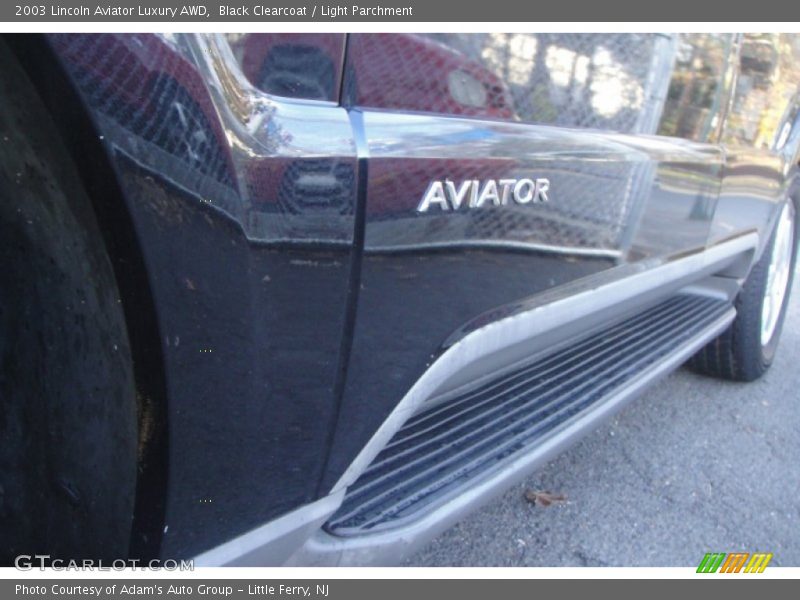 Black Clearcoat / Light Parchment 2003 Lincoln Aviator Luxury AWD