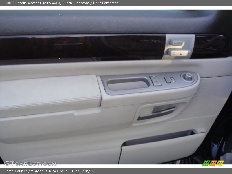 Black Clearcoat / Light Parchment 2003 Lincoln Aviator Luxury AWD