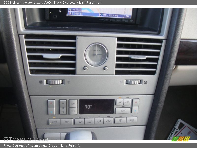 Black Clearcoat / Light Parchment 2003 Lincoln Aviator Luxury AWD