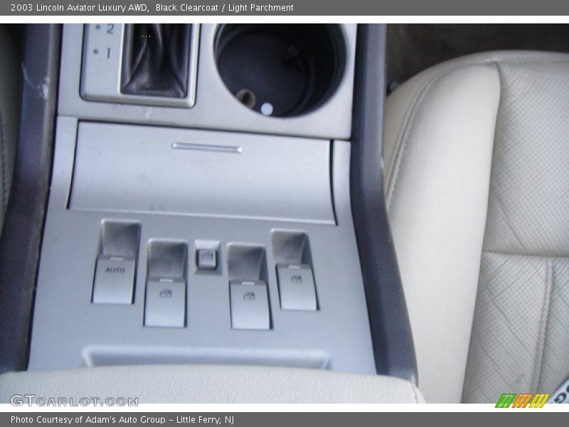Black Clearcoat / Light Parchment 2003 Lincoln Aviator Luxury AWD