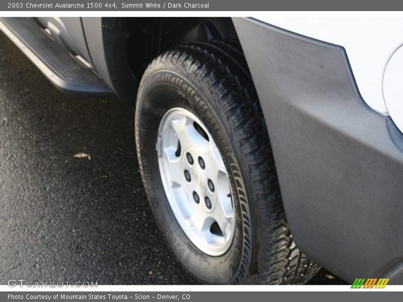 Summit White / Dark Charcoal 2003 Chevrolet Avalanche 1500 4x4