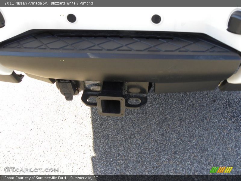 Blizzard White / Almond 2011 Nissan Armada SV