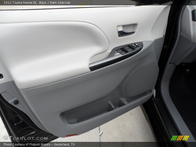 Black / Dark Charcoal 2011 Toyota Sienna SE