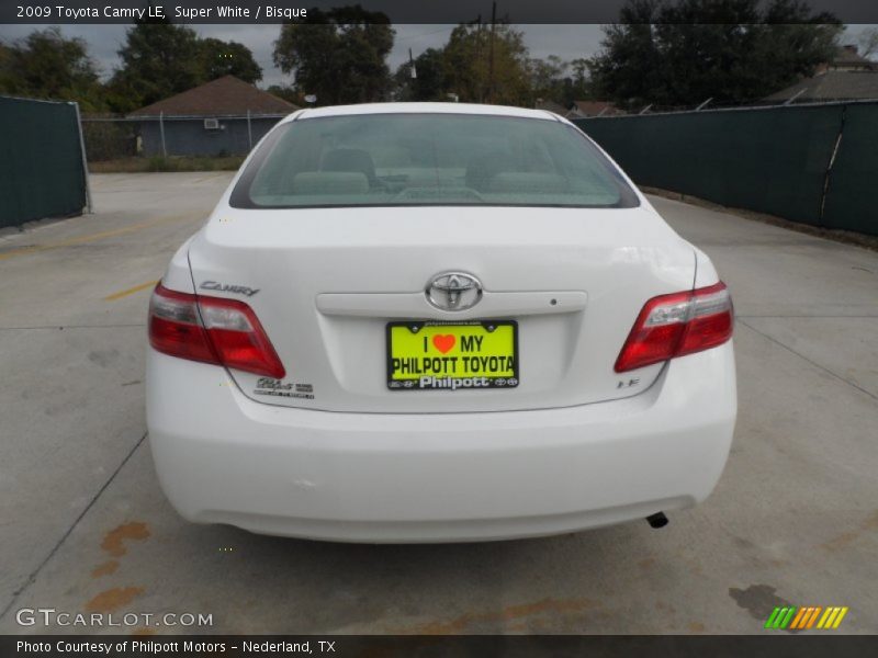 Super White / Bisque 2009 Toyota Camry LE