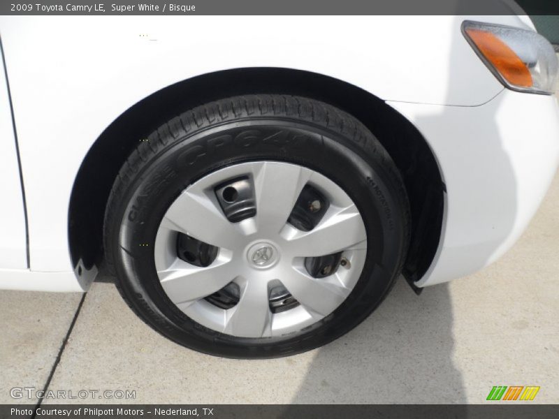 Super White / Bisque 2009 Toyota Camry LE