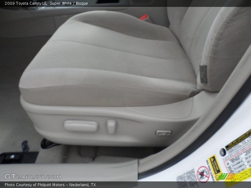 Super White / Bisque 2009 Toyota Camry LE