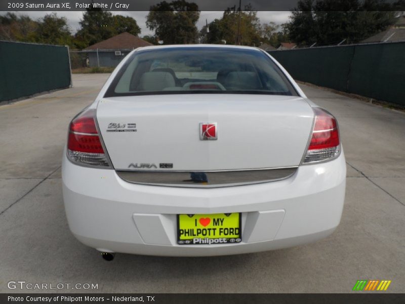 Polar White / Gray 2009 Saturn Aura XE