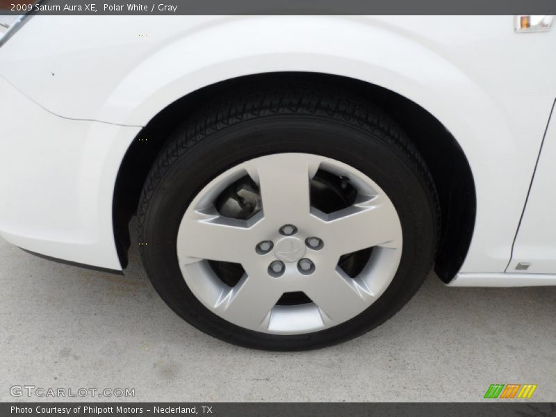 Polar White / Gray 2009 Saturn Aura XE