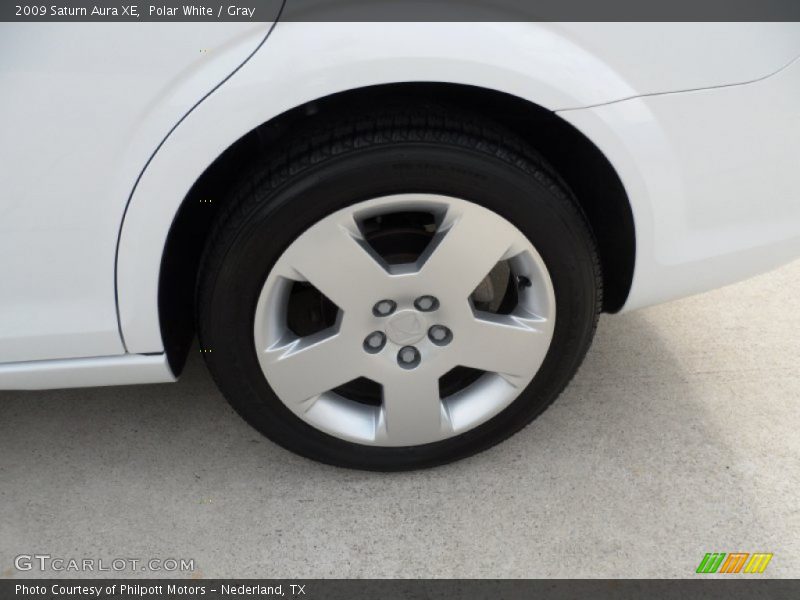 Polar White / Gray 2009 Saturn Aura XE