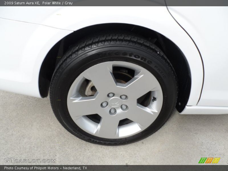 Polar White / Gray 2009 Saturn Aura XE