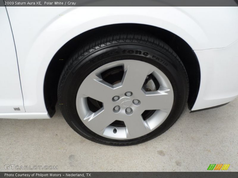 Polar White / Gray 2009 Saturn Aura XE