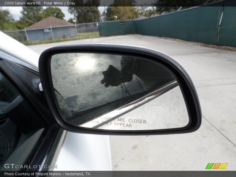 Polar White / Gray 2009 Saturn Aura XE